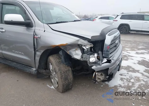 2008 Toyota Tundra Limited 5.7L V8 z USA, uszkodzony, nr VIN 5TBBV581X8S509115